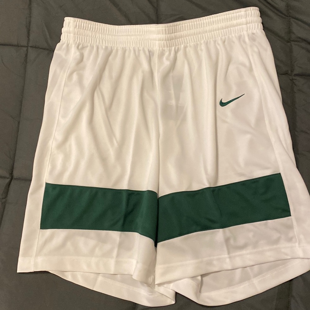 NWT Nike Men’s basketball shorts, white and green
